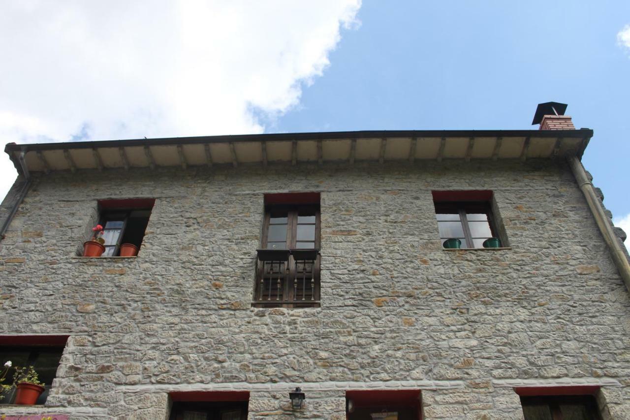 El Sumiciu Guest House Mieres  Exterior photo